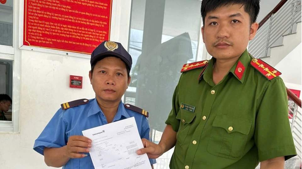 Nhân viên bảo vệ trả lại 170 triệu đồng cho người chuyển nhầm